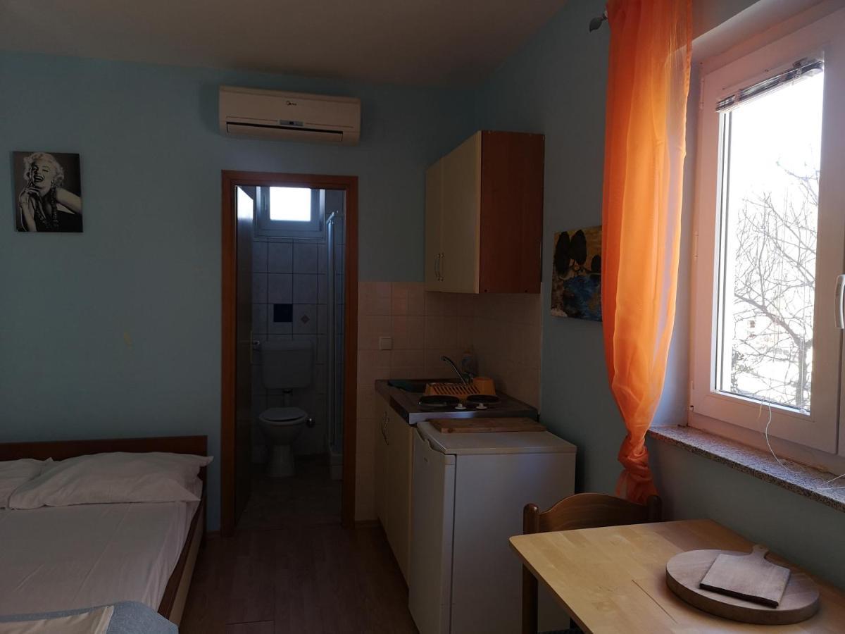 Apartments With A Parking Space Lopar, Rab - 16680 エクステリア 写真