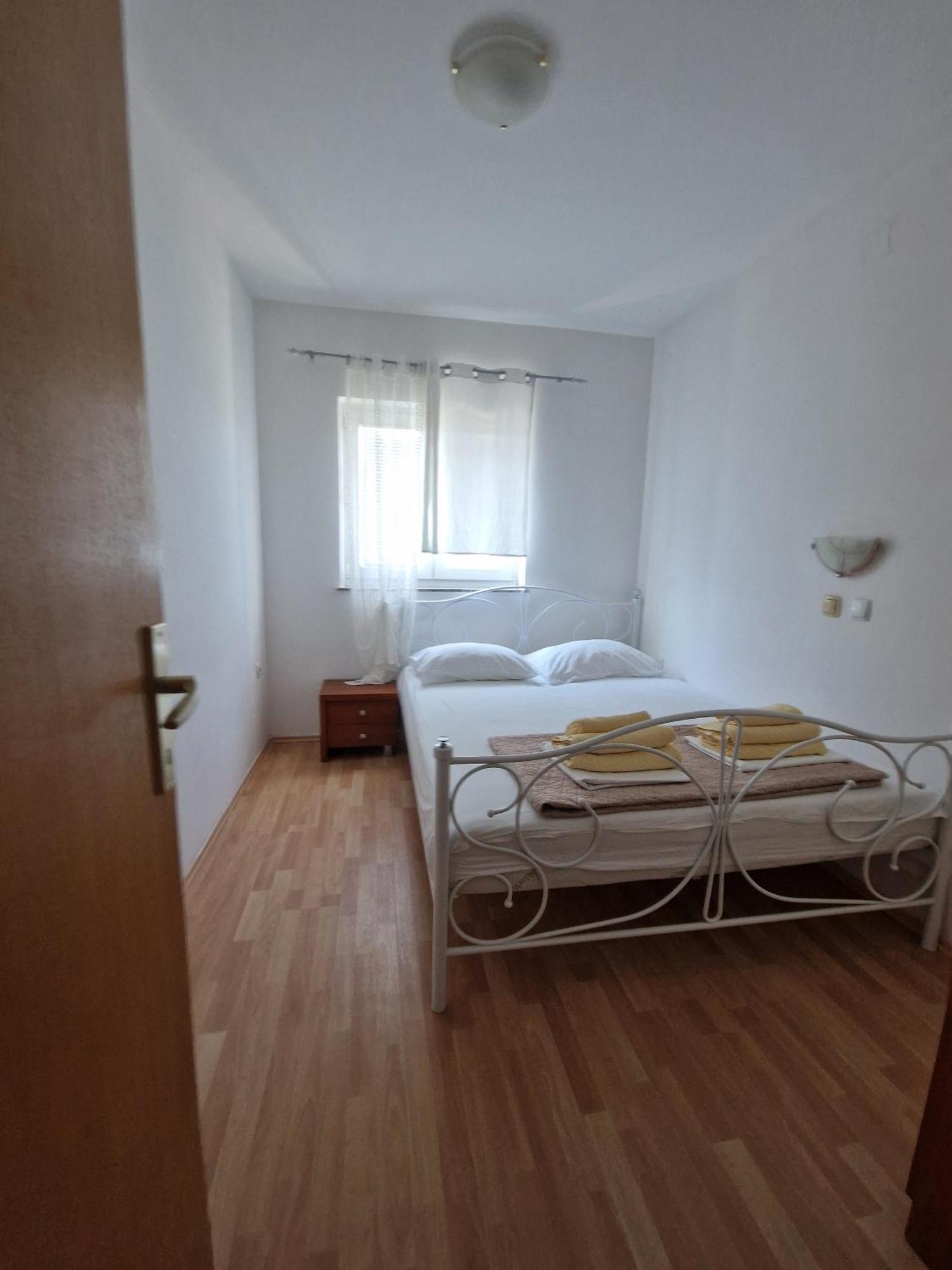 Apartments With A Parking Space Lopar, Rab - 16680 エクステリア 写真